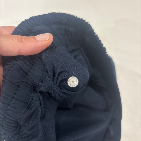 Lululemon Hotty Hot Short HR 4” Size 8 True Navy - Picture 3 of 3